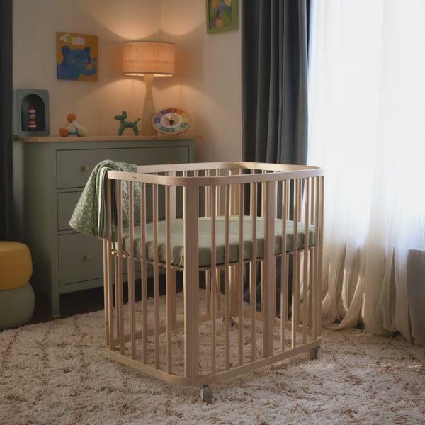 Lençol de baixo Stokke Nighti Mini em percal de algodão 100% orgânico, suave e respirável, para colchão de 60 × 80 cm.
Sage Green