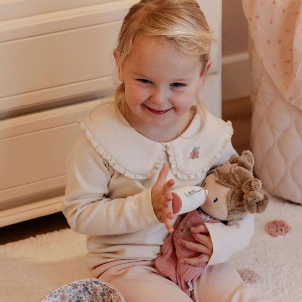 Boneca bebé Rosa com alcofa e extras da little dutch