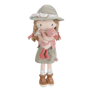 Boneca Ranger Rosa 35 cm em tecido macio com flamingo e roupa Safari, ideal para estimular a imaginação, o jogo simbólico e o desenvolvimento emocional das crianças.