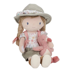 Boneca Ranger Rosa 35 cm em tecido macio com flamingo e roupa Safari, ideal para estimular a imaginação, o jogo simbólico e o desenvolvimento emocional das crianças.