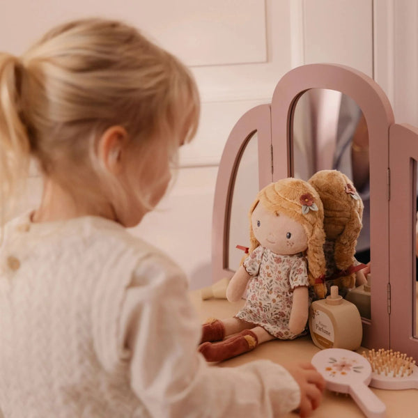 Boneca de pano de 35 centímetros da Little dutch Julia