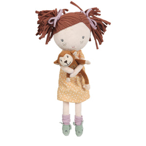 Boneca de Pano Sophia 35 cm Little Dutch com roupa amarela e macaquinho de peluche, ideal para abraçar, brincar e estimular a imaginação das crianças.