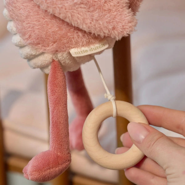 Caixa de Música Flamingo em tecido macio com melodia suave, ideal para acalmar o bebé e decorar o quarto infantil.