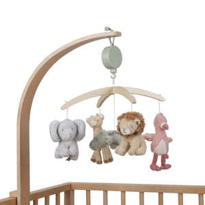 Mobile musical Safari Friends em madeira e tecido com animais suspensos e melodia suave, ideal para acalmar o bebé e decorar o quarto infantil.