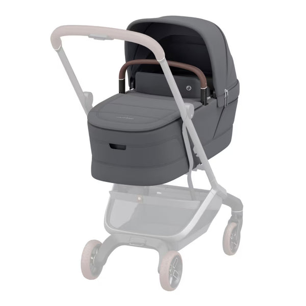MAXI-COSI ALCOFA FAME CABIN com colchão reversível em espuma viscoelástica, reclinação antirrefluxo, painéis de ventilação, altura ajustável, tecidos Eco Care e capota extensível para bebés desde o nascimento até aos 9 kg.