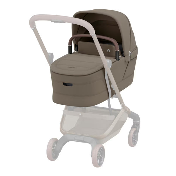 MAXI-COSI ALCOFA FAME CABIN com colchão reversível em espuma viscoelástica, reclinação antirrefluxo, painéis de ventilação, altura ajustável, tecidos Eco Care e capota extensível para bebés desde o nascimento até aos 9 kg.