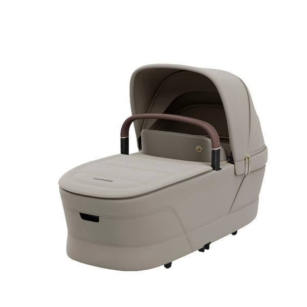MAXI-COSI ALCOFA FAME CABIN com colchão reversível em espuma viscoelástica, reclinação antirrefluxo, painéis de ventilação, altura ajustável, tecidos Eco Care e capota extensível para bebés desde o nascimento até aos 9 kg.