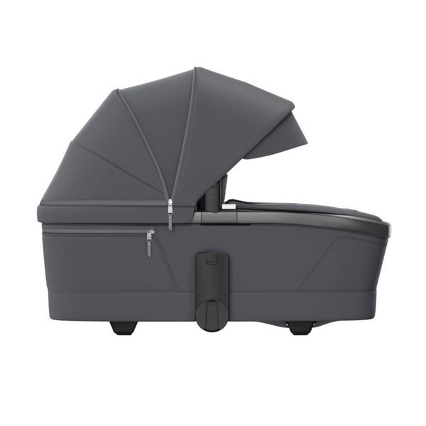 MAXI-COSI Alcofa Fame com tecnologia SoothingSlope, altura ajustável em três níveis, colchão de dupla face, capota extensível, ventilação integrada e acabamentos premium em EcoPele para bebés até aos 9 kg. Moon Graphite