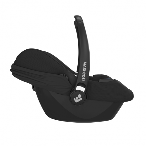 Cadeira auto MAXI-COSI CabrioFix i-Size ultraleve com apenas 3,2 kg, homologada i-Size, compatível com base ISOFIX ou cinto de segurança, capota com proteção UV e utilização desde o nascimento até aos 75 cm. Essential Black