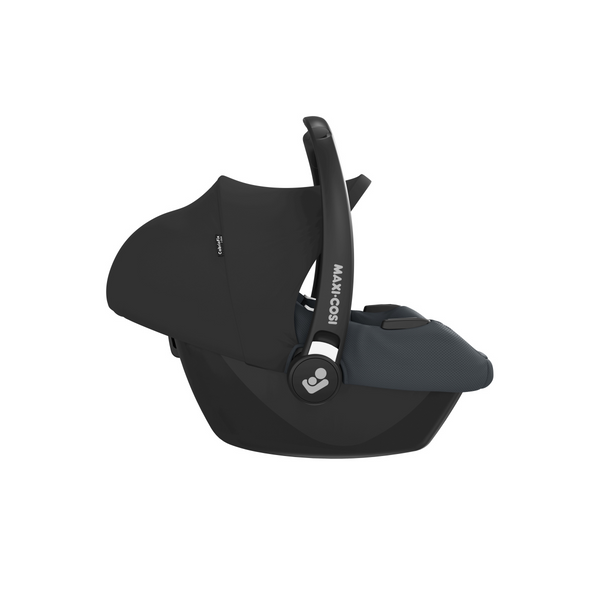 Cadeira auto MAXI-COSI CabrioFix i-Size ultraleve com apenas 3,2 kg, homologada i-Size, compatível com base ISOFIX ou cinto de segurança, capota com proteção UV e utilização desde o nascimento até aos 75 cm. Essential Graphite