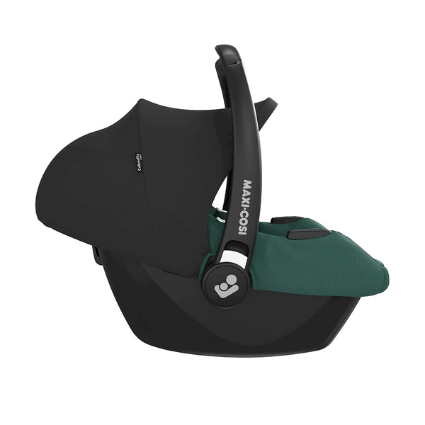 Cadeira auto MAXI-COSI CabrioFix i-Size ultraleve com apenas 3,2 kg, homologada i-Size, compatível com base ISOFIX ou cinto de segurança, capota com proteção UV e utilização desde o nascimento até aos 75 cm. Essential Green
