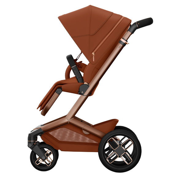 Carrinho Maxi-Cosi Fame com assento reclinável, sistema LumiRide LED, suspensão CosiCruise, apoio de braços e compatibilidade com cadeiras auto SlideTech® copper terra