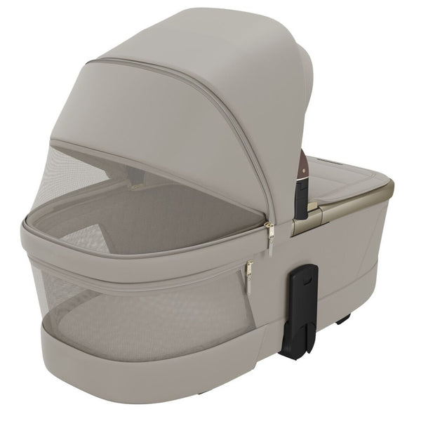Maxi-Cosi Fame Trio Premium com carrinho Fame, Alcofa Fame, Pebble Slide Pro², Base FamilyFix Slide Pro e adaptadores, sistema de viagem completo com tecnologia SlideTech®, reclinação totalmente deitada, ISOFIX e conforto premium desde o nascimento saphire sand