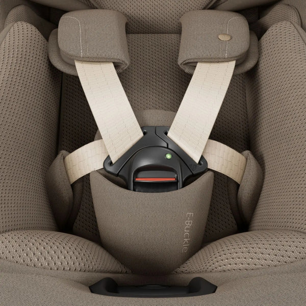 Cadeira auto Maxi-Cosi Mica Slide Pro i-Size dos 40 aos 105 cm com SlideTech, rotação 360°, ISOFIX e proteção G-CELL.
Authentic Truffle
