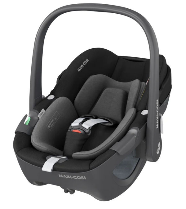Cadeira auto MAXI-COSI Pebble 360 i-Size com rotação de 360°, redutor para recém-nascidos, proteção reforçada contra impactos laterais e compatível com Base FamilyFix 360 para bebés dos 40 aos 83 cm. Essential Black
