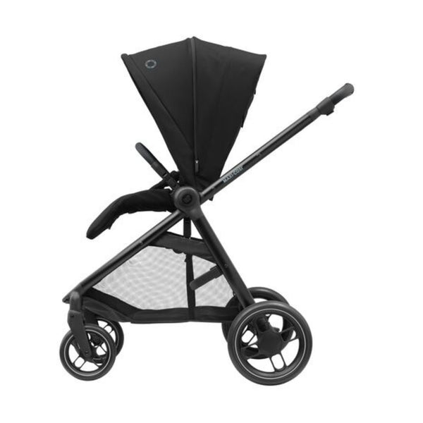 MAXI-COSI STREET+, carrinho de bebé compacto com alcofa incluída, fecho automático com uma mão, posição totalmente deitada e compatível com cadeiras auto Maxi-Cosi até aos 22 kg. Essential Black