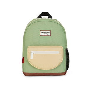 Mochila Pequena Redonda Hello Hossy em poliéster reciclado, impermeável, com formato A4, costas e alças acolchoadas, bolso para garrafa de água e capacidade de 7,3 L para crianças dos 2 aos 5 anos.
Mini Pistache 