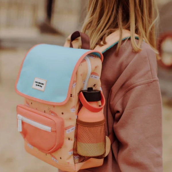 Mochila Grande Quadrada Hello Hossy em poliéster reciclado, impermeável, com interior acolchoado, formato para dossiers A4, bolso para garrafa de água e capacidade de 15 L para crianças a partir dos 6 anos cor good morning