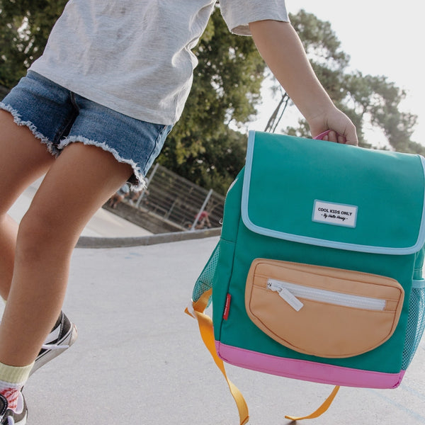 Mochila Grande Quadrada Hello Hossy em poliéster reciclado, impermeável, com interior acolchoado, formato para dossiers A4, bolso para garrafa de água e capacidade de 15 L para crianças a partir dos 6 anos cor mini ali