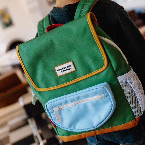 Mochila Grande Quadrada Hello Hossy em poliéster reciclado, impermeável, com interior acolchoado, formato para dossiers A4, bolso para garrafa de água e capacidade de 15 L para crianças a partir dos 6 anos cor mini green lake