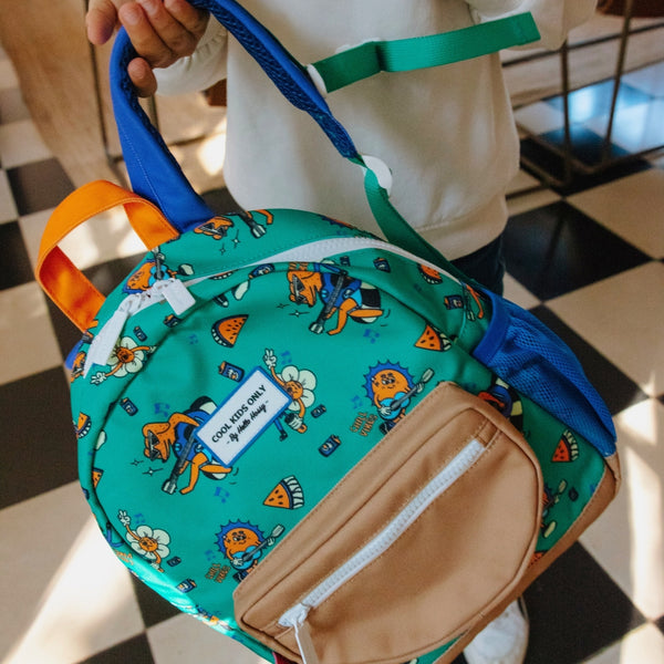 Mochila Grande Redonda Hello Hossy em poliéster reciclado, impermeável, com capacidade de 15 litros, compatível com dossiers A4, alças acolchoadas e bolso para garrafa de água para crianças a partir dos 6 anos chill vibes
