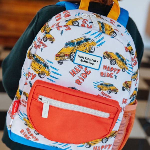 Mochila Grande Redonda Hello Hossy em poliéster reciclado, impermeável, com capacidade de 15 litros, compatível com dossiers A4, alças acolchoadas e bolso para garrafa de água para crianças a partir dos 6 anos happy ride