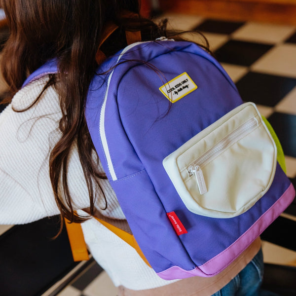 Mochila Grande Redonda Hello Hossy em poliéster reciclado, impermeável, com capacidade de 15 litros, compatível com dossiers A4, alças acolchoadas e bolso para garrafa de água para crianças a partir dos 6 anos mini lavendy
