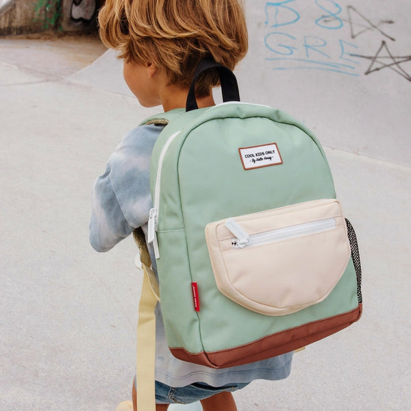 Mochila Grande Redonda Hello Hossy em poliéster reciclado, impermeável, com capacidade de 15 litros, compatível com dossiers A4, alças acolchoadas e bolso para garrafa de água para crianças a partir dos 6 anos mini istache