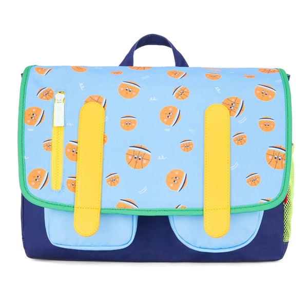 Mochila Horizontal Grande Hello Hossy em poliéster reciclado, impermeável, com formato dossier A4, costas acolchoadas e respiráveis, fecho magnético reforçado e bolsos organizadores para crianças a partir dos 6 anos. Bball Crew