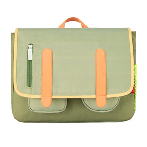 Mochila Horizontal Grande Hello Hossy em poliéster reciclado, impermeável, com formato dossier A4, costas acolchoadas e respiráveis, fecho magnético reforçado e bolsos organizadores para crianças a partir dos 6 anos. Mini Safari