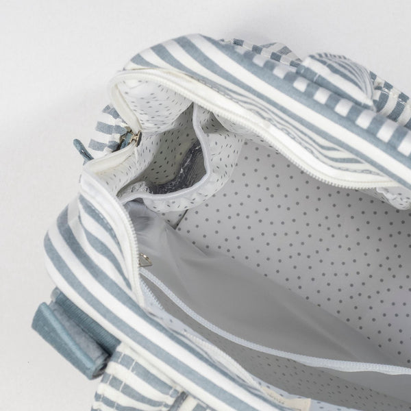 Mochila de maternidade da walking mum modelo praline strips na cor matcha - verde