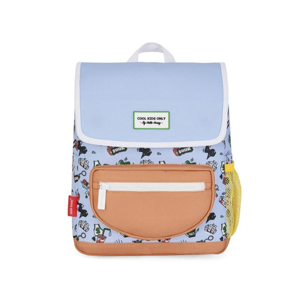 Mochila Pequena Redonda Hello Hossy em poliéster reciclado, impermeável, com formato A4, costas e alças acolchoadas, bolso para garrafa de água e capacidade de 7,3 L para crianças dos 2 aos 5 anos.
Dunk