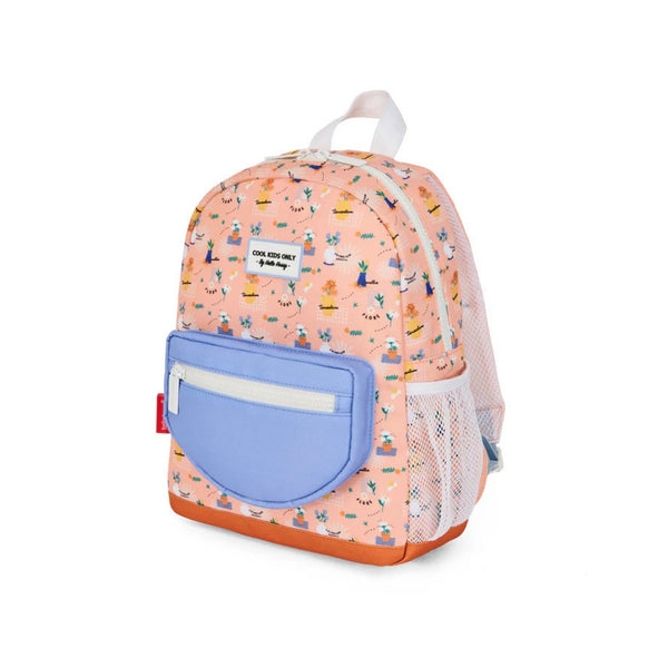 Mochila Pequena Redonda Hello Hossy em poliéster reciclado, impermeável, com formato A4, costas e alças acolchoadas, bolso para garrafa de água e capacidade de 7,3 L para crianças dos 2 aos 5 anos.
Flore
