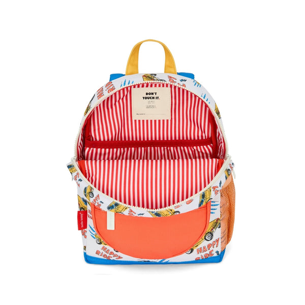 Mochila Pequena Redonda Hello Hossy em poliéster reciclado, impermeável, com formato A4, costas e alças acolchoadas, bolso para garrafa de água e capacidade de 7,3 L para crianças dos 2 aos 5 anos.
Happy Ride