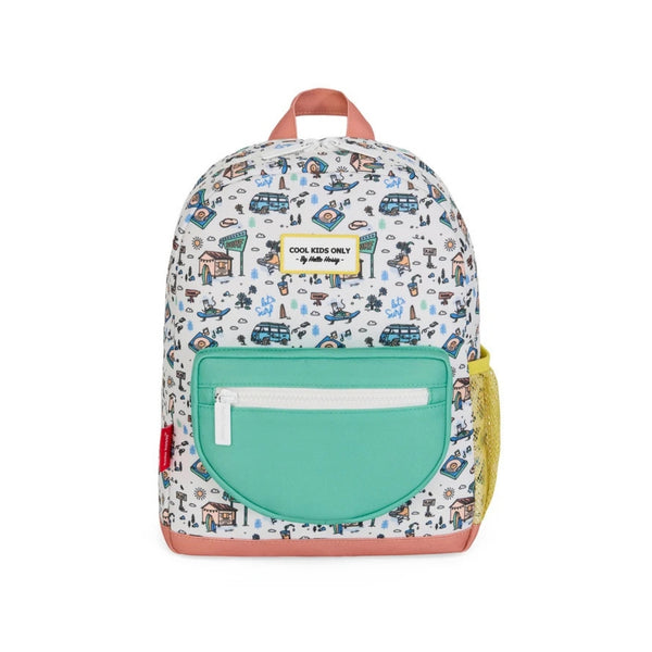 Mochila Pequena Redonda Hello Hossy em poliéster reciclado, impermeável, com formato A4, costas e alças acolchoadas, bolso para garrafa de água e capacidade de 7,3 L para crianças dos 2 aos 5 anos.
Hossegor