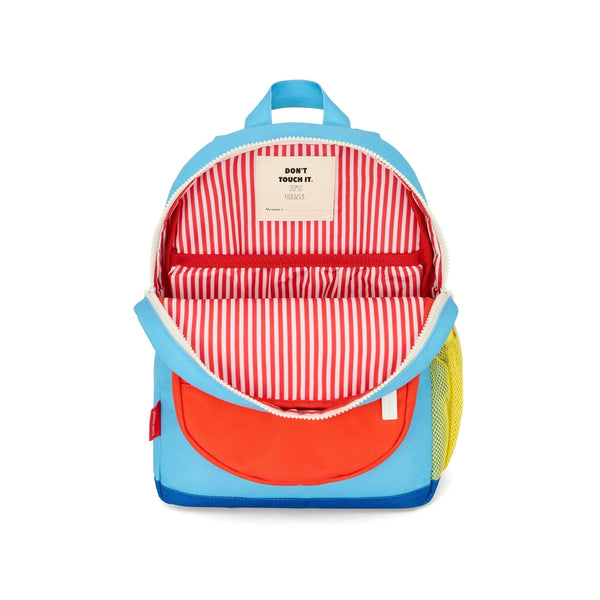 Mochila Pequena Redonda Hello Hossy em poliéster reciclado, impermeável, com formato A4, costas e alças acolchoadas, bolso para garrafa de água e capacidade de 7,3 L para crianças dos 2 aos 5 anos.
Sky Pop