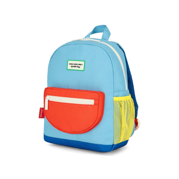 Mochila Pequena Redonda Hello Hossy em poliéster reciclado, impermeável, com formato A4, costas e alças acolchoadas, bolso para garrafa de água e capacidade de 7,3 L para crianças dos 2 aos 5 anos.
Sky Pop