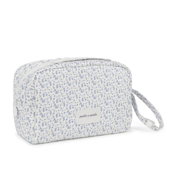 Necessaire Pasito a Pasito Maison Tender, em algodão com certificação BCI, padrão de coelhinhos, fecho de correr e interior fácil de limpar.
Rabbits