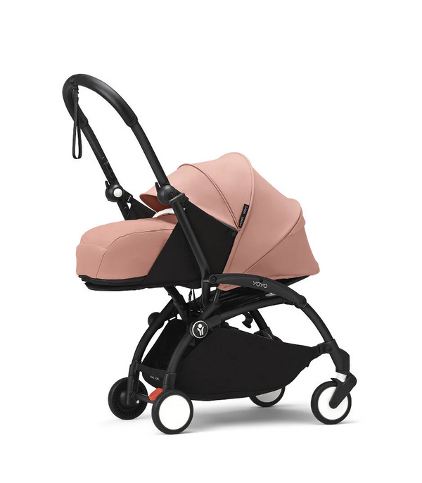 Ninho STOKKE YOYO³ para recém-nascidos, com colchão reforçado de 2,5 cm, arnês de 5 pontos, capota impermeável com proteção UPF 50+, homologado para cabine de avião e compatível com o carrinho STOKKE YOYO³.