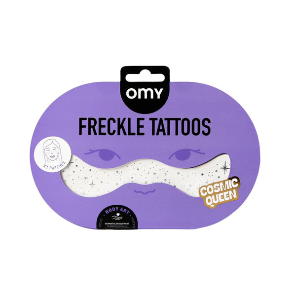 Freckle Tattoos com sardas prateadas temporárias, resistentes à água e dermatologicamente testadas, para um efeito luminoso e brilhante no rosto. Cosmic Queen