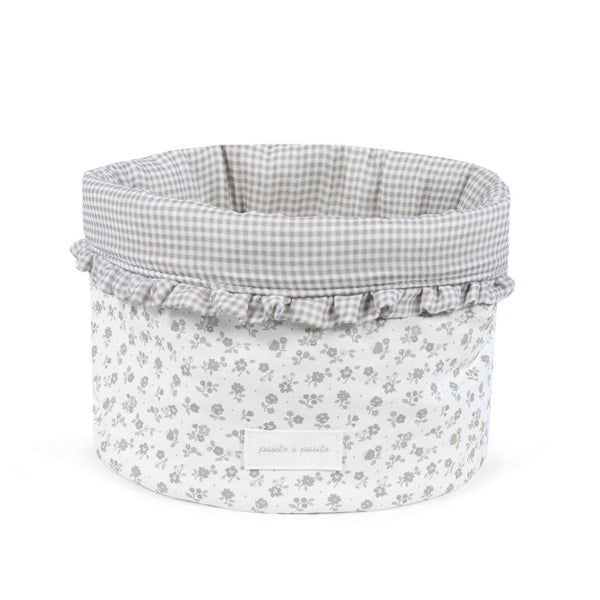 Cesto Organizador Little Bloom Pasito a Pasito em 100% algodão, ideal para organizar fraldas, cremes e acessórios do bebé com um design elegante e delicado. Flowers Grey