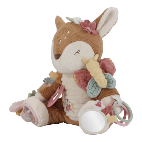 Peluche de Atividades para bebé em materiais suaves e macios, com diferentes elementos para explorar durante os momentos de brincadeira e descoberta. Fairy Garden