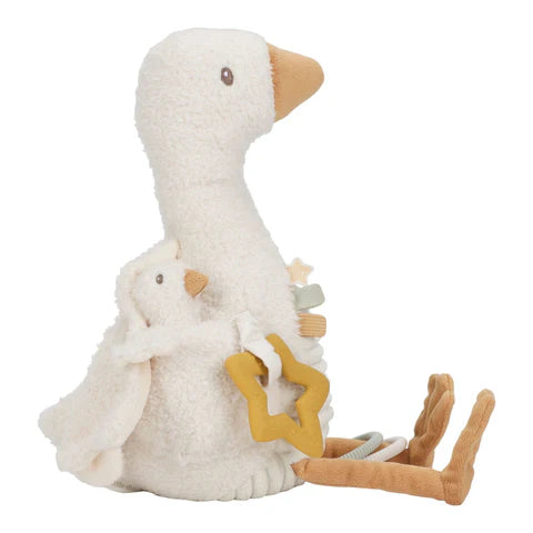 Peluche de Atividades para bebé em materiais suaves e macios, com diferentes elementos para explorar durante os momentos de brincadeira e descoberta. Little Goose