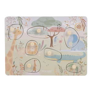 Puzzle Sonoro Safari Friends em madeira, com peças ilustradas de animais do safari, sons interativos e interruptor para ligar e desligar.