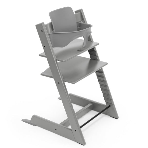Cadeira Tripp Trapp® com Baby Set² e Tabuleiro Stokke®, cadeira evolutiva em madeira com assento ajustável, ideal para acompanhar o crescimento da criança. Storm grey