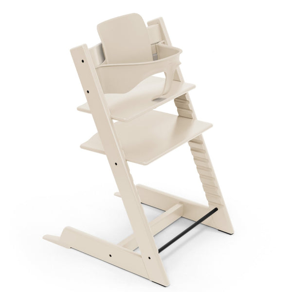Cadeira Tripp Trapp® com Baby Set² e Tabuleiro Stokke®, cadeira evolutiva em madeira com assento ajustável, ideal para acompanhar o crescimento da criança. Vanilla white