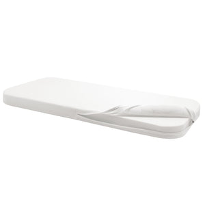 Colchão Stokke Nighti Bed 60x120 cm firme e respirável, com malha 3D, capa removível e lavável até 60 °C.