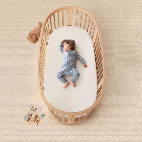 Berço evolutivo Stokke® Sleepi™ Bed oval em madeira de faia para bebé e criança cor natural