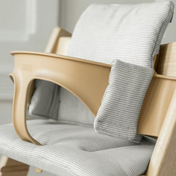 Almofada Stokke Tripp Trapp Classic Cushion em algodão 100% orgânico com enchimento reciclado, compatível com todas as cadeiras Tripp Trapp.