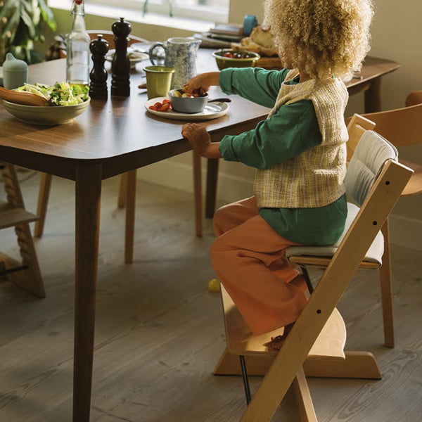 Almofada Stokke Tripp Trapp Cushion em poliéster 100% reciclado, repelente à água e antiderrapante, compatível com todas as cadeiras Tripp Trapp.
Anthracite